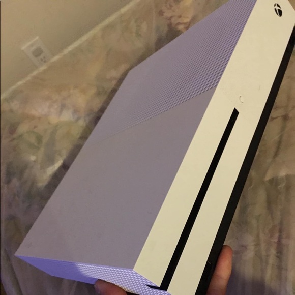 Xbox One S - Picture 3 of 5